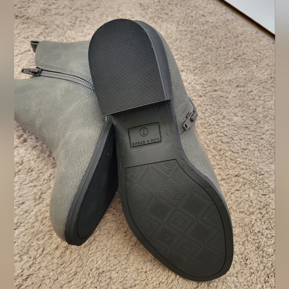 NWOT Sun + Stone Gray Ankle Boots Size 7 - Picture 5 of 8